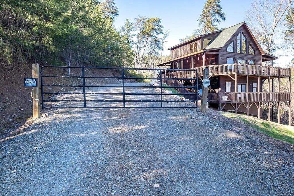 Mistletoe Cabin- Private Cabin W Views, Hottub, Pet Friendly 머피 외부 사진