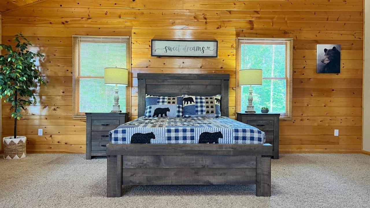 Mistletoe Cabin- Private Cabin W Views, Hottub, Pet Friendly 머피 외부 사진