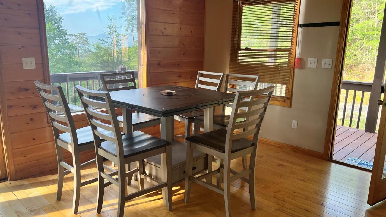 Mistletoe Cabin- Private Cabin W Views, Hottub, Pet Friendly 머피 외부 사진