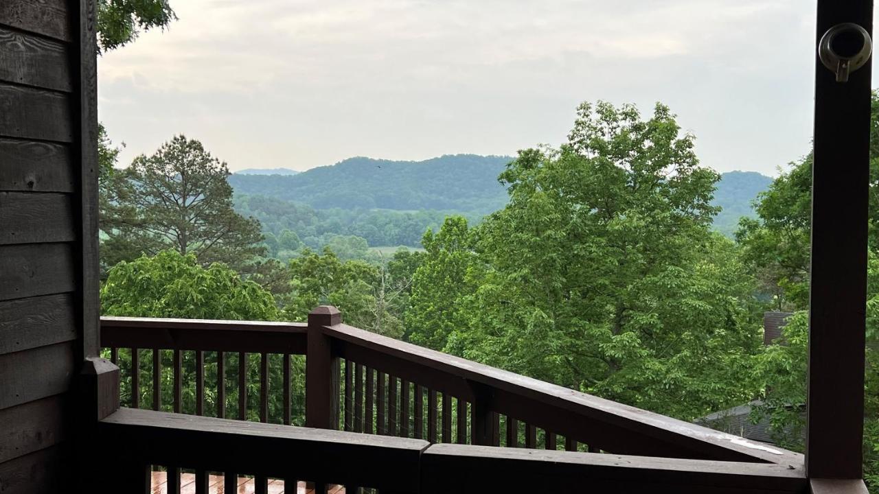Mistletoe Cabin- Private Cabin W Views, Hottub, Pet Friendly 머피 외부 사진